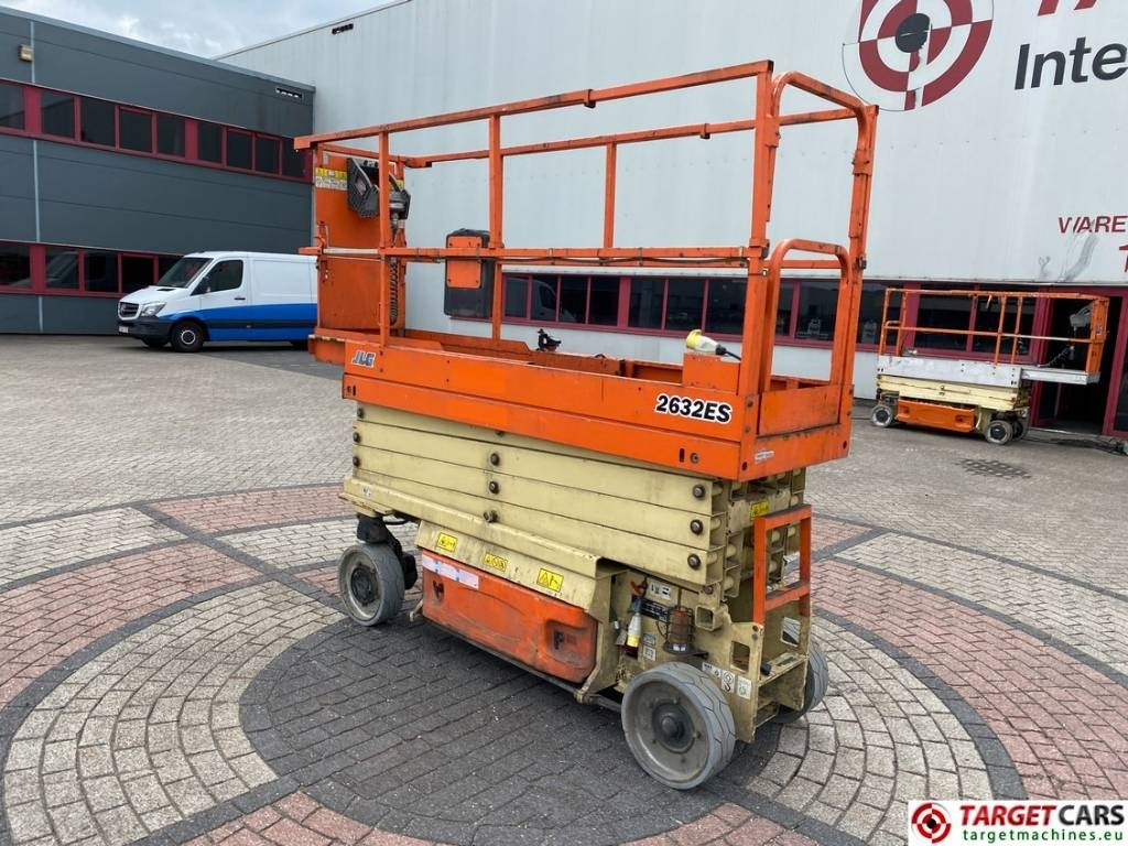 JLG 2632ES Electric Scissor Work Lift 977cm - Ножична работна платформа: снимка 4 JLG 2632ES Electric Scissor Work Lift 977cm - Ножична работна платформа: снимка 4