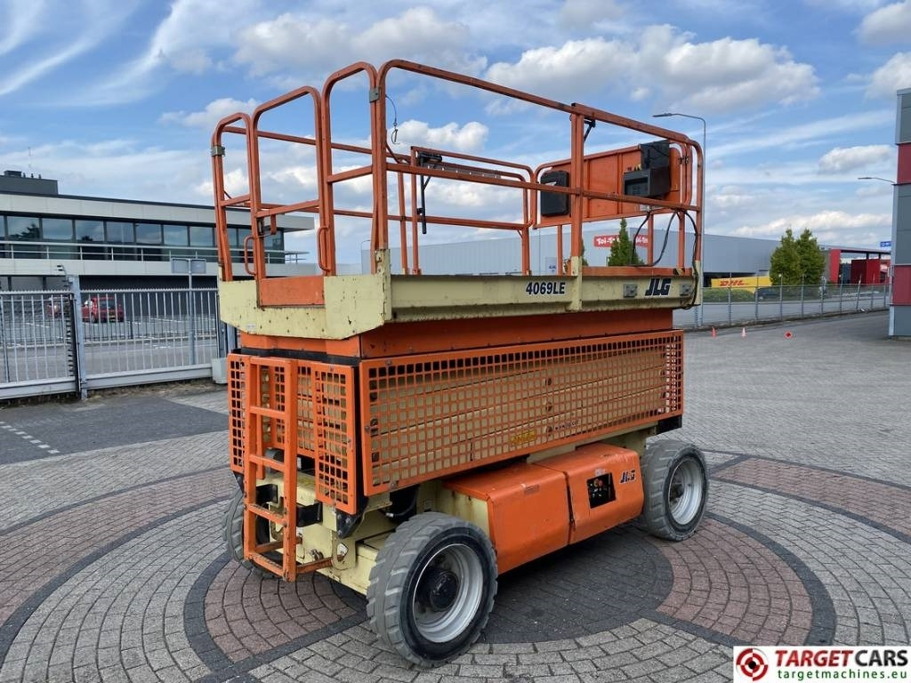 JLG 4069LE Electric Scissor Work Lift 1419cm - Ножична работна платформа: снимка 3 JLG 4069LE Electric Scissor Work Lift 1419cm - Ножична работна платформа: снимка 3