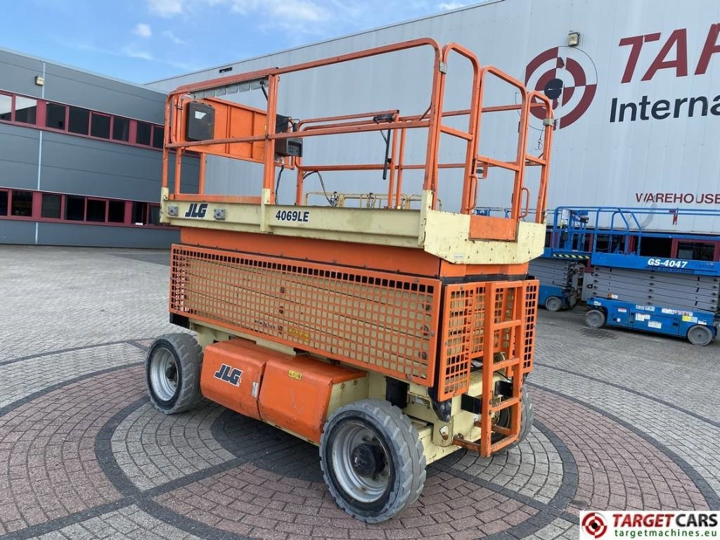 JLG 4069LE Electric Scissor Work Lift 1419cm - Ножична работна платформа: снимка 4 JLG 4069LE Electric Scissor Work Lift 1419cm - Ножична работна платформа: снимка 4