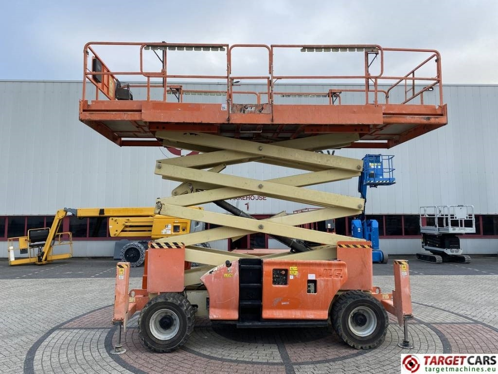 JLG 4394RT Diesel 4x4 Scissor Work Lift 1511cm - Ножична работна платформа: снимка 5 JLG 4394RT Diesel 4x4 Scissor Work Lift 1511cm - Ножична работна платформа: снимка 5