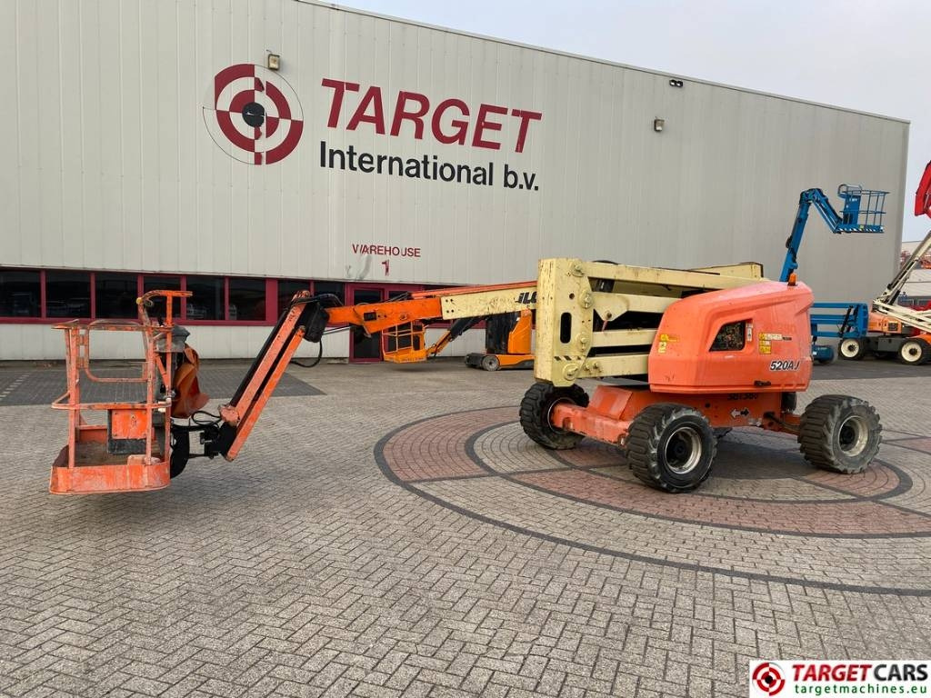 JLG 520AJ Articulated 4x4 Diesel Boom Work Lift 1800cm - Артикулираща платформа: снимка 1 JLG 520AJ Articulated 4x4 Diesel Boom Work Lift 1800cm - Артикулираща платформа: снимка 1