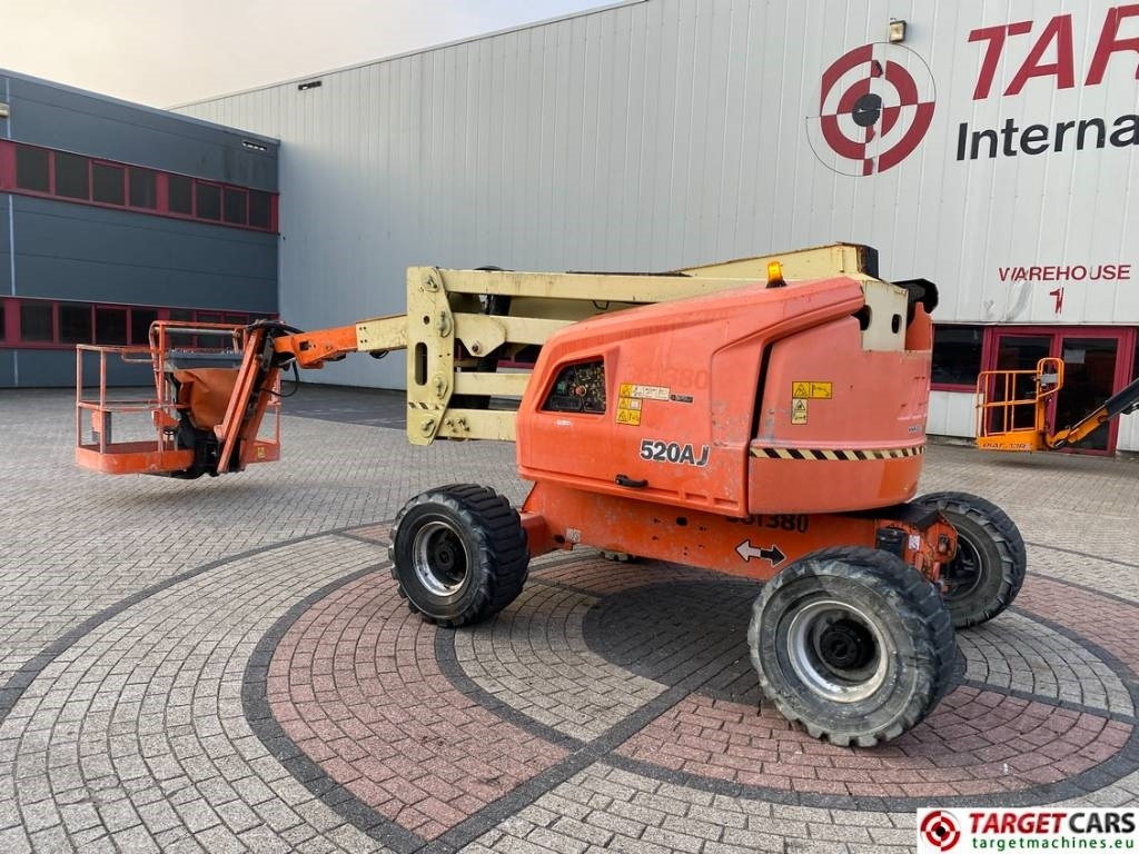 JLG 520AJ Articulated 4x4 Diesel Boom Work Lift 1800cm - Артикулираща платформа: снимка 4 JLG 520AJ Articulated 4x4 Diesel Boom Work Lift 1800cm - Артикулираща платформа: снимка 4