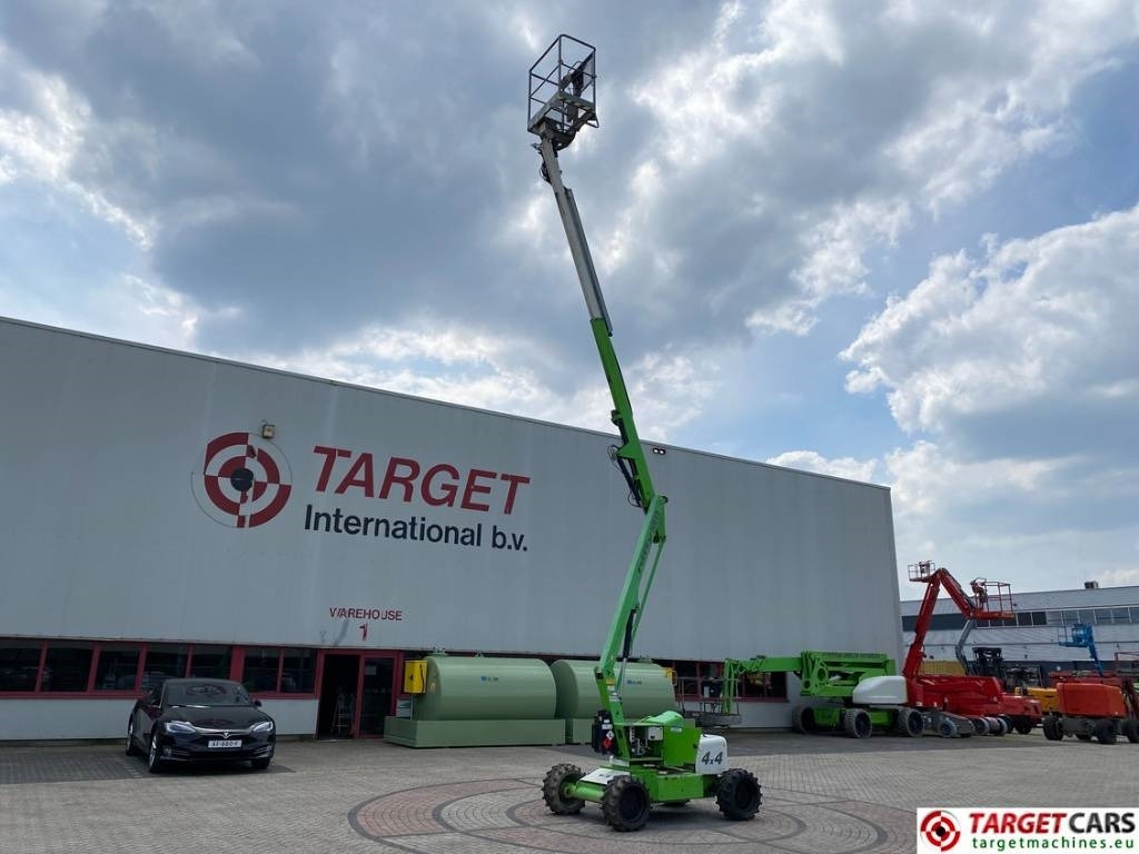 Niftylift HR12D 4WD Articulated Diesel Boom Work Lift 1220cm - Артикулираща платформа: снимка 5 Niftylift HR12D 4WD Articulated Diesel Boom Work Lift 1220cm - Артикулираща платформа: снимка 5