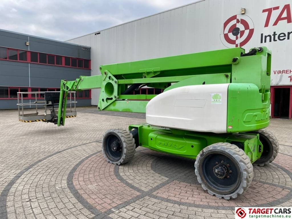 Niftylift HR28 HyBrid Articulated 4x4 Boom Work Lift 2800cm - Артикулираща платформа: снимка 4 Niftylift HR28 HyBrid Articulated 4x4 Boom Work Lift 2800cm - Артикулираща платформа: снимка 4