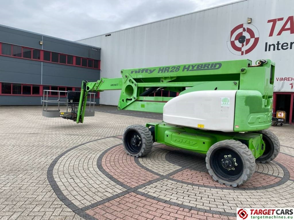 Niftylift HR28 HyBrid Articulated 4x4 Boom Work Lift 2800cm - Артикулираща платформа: снимка 4 Niftylift HR28 HyBrid Articulated 4x4 Boom Work Lift 2800cm - Артикулираща платформа: снимка 4