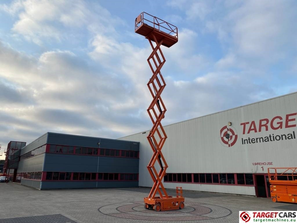 Ножична работна платформа PB Lifttechnik S140-12EC Electric Scissor Work Lift 1380cm: снимка 6 Ножична работна платформа PB Lifttechnik S140-12EC Electric Scissor Work Lift 1380cm: снимка 6