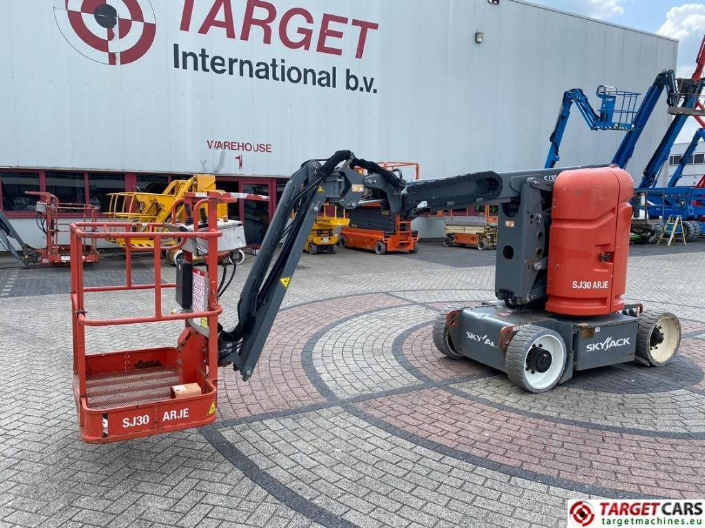 SkyJack SJ30 ARJE Articulated Electric Boom Work Lift 11M - Артикулираща платформа: снимка 1 SkyJack SJ30 ARJE Articulated Electric Boom Work Lift 11M - Артикулираща платформа: снимка 1