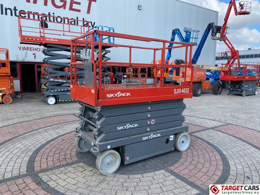SkyJack SJ4632 Electric 4632 Scissor Work LIft 1170cm - Ножична работна платформа: снимка 1 SkyJack SJ4632 Electric 4632 Scissor Work LIft 1170cm - Ножична работна платформа: снимка 1