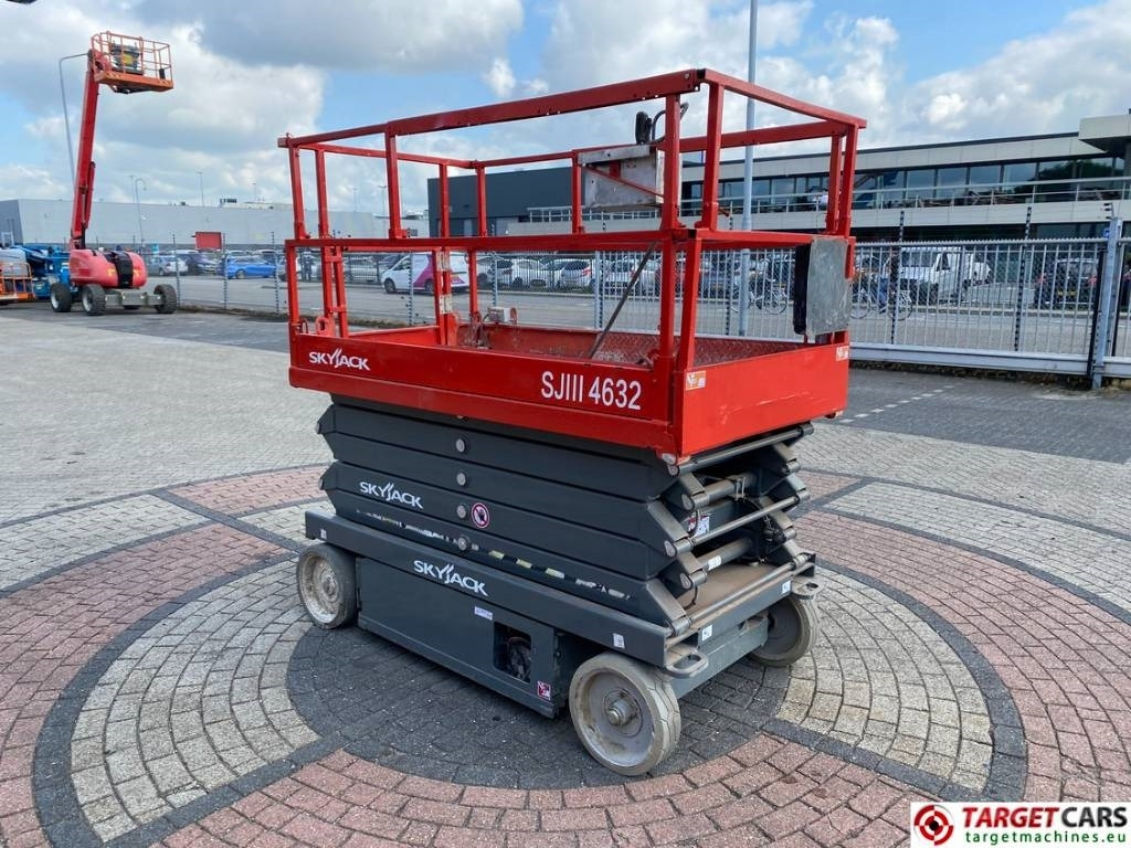 SkyJack SJ4632 Electric 4632 Scissor Work Lift 1170cm - Ножична работна платформа: снимка 2 SkyJack SJ4632 Electric 4632 Scissor Work Lift 1170cm - Ножична работна платформа: снимка 2