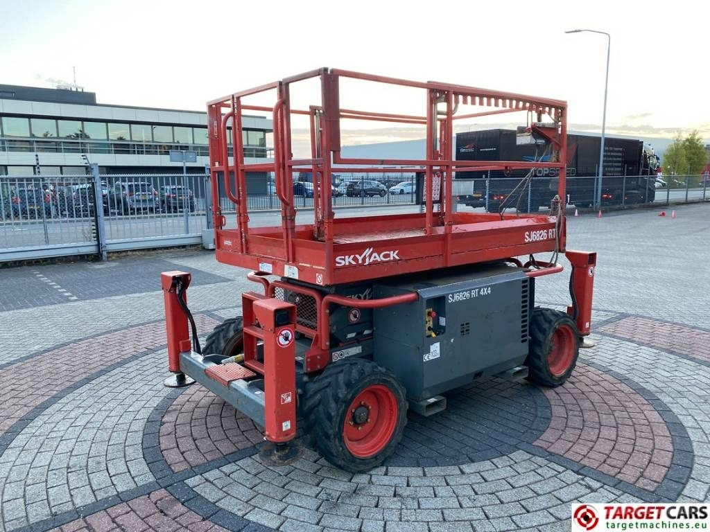SkyJack SJ6826RT Diesel 4x4 Scissor 6826 Work Lift 992cm  - Ножична работна платформа: снимка 3 SkyJack SJ6826RT Diesel 4x4 Scissor 6826 Work Lift 992cm  - Ножична работна платформа: снимка 3