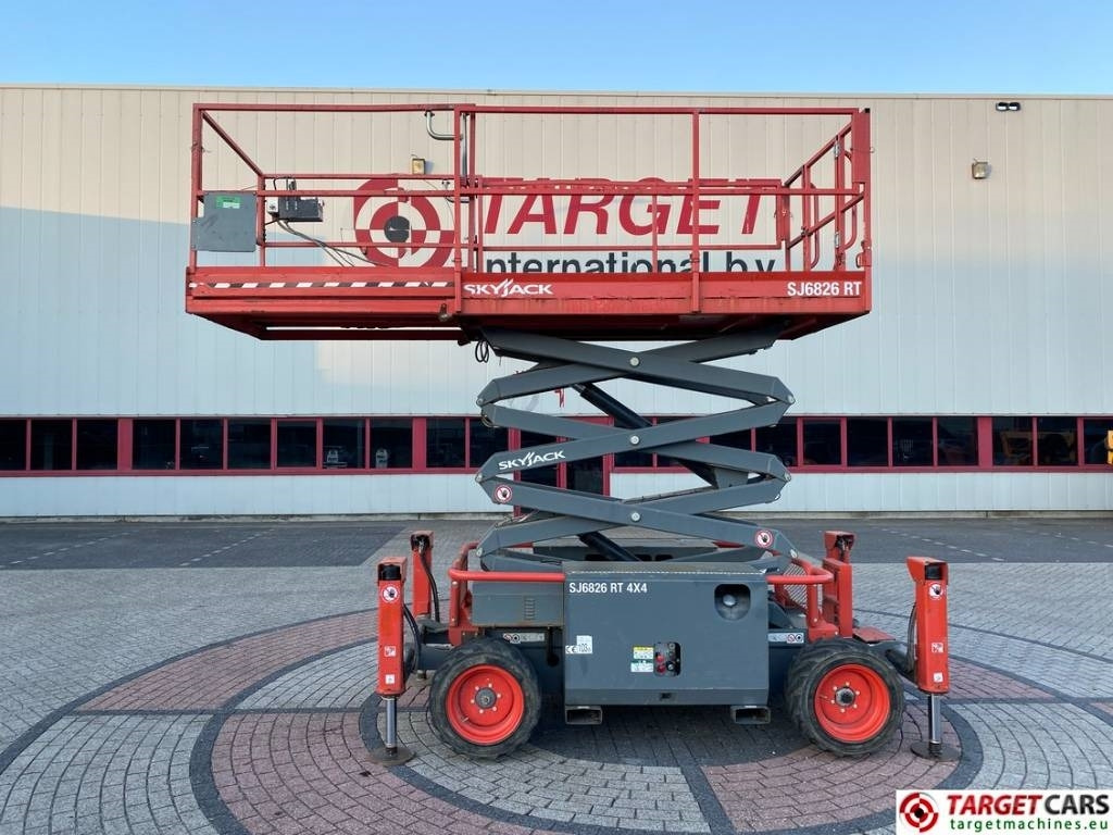 SkyJack SJ6826RT Diesel 4x4 Scissor 6826 Work Lift 992cm  - Ножична работна платформа: снимка 5 SkyJack SJ6826RT Diesel 4x4 Scissor 6826 Work Lift 992cm  - Ножична работна платформа: снимка 5
