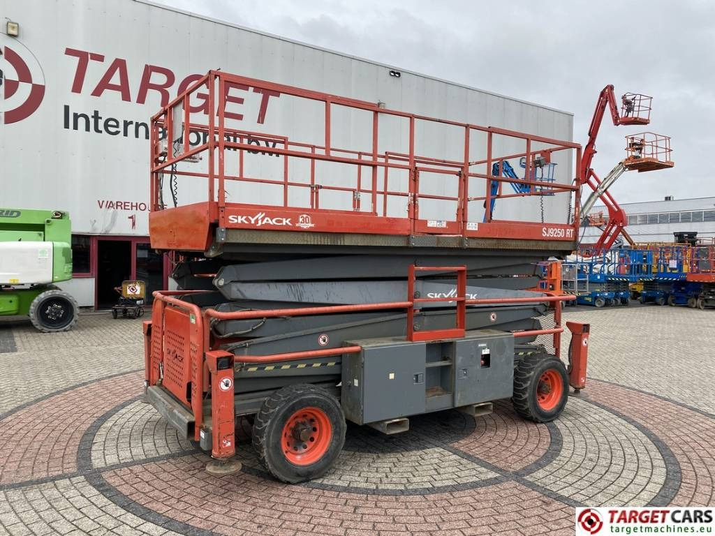 SkyJack SJ9250RT Diesel 4x4 Scissor Work Lift 1720cm  - Ножична работна платформа: снимка 1 SkyJack SJ9250RT Diesel 4x4 Scissor Work Lift 1720cm  - Ножична работна платформа: снимка 1
