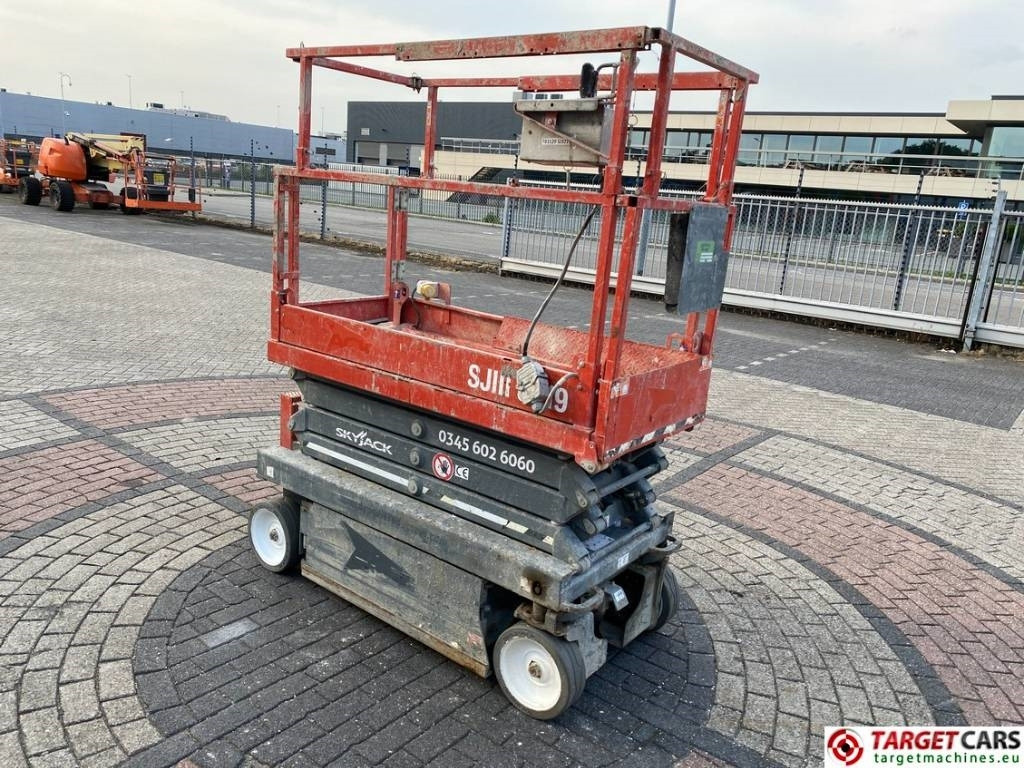 SkyJack SJIII-3219 Electric 3219 Scissor Work Lift 780cm - Ножична работна платформа: снимка 2 SkyJack SJIII-3219 Electric 3219 Scissor Work Lift 780cm - Ножична работна платформа: снимка 2