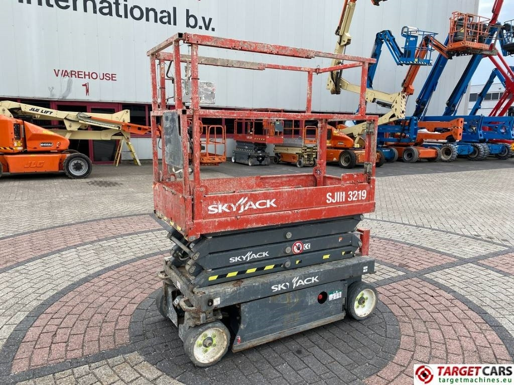 SkyJack SJIII-3219 Electric Scissor Work Lift 780cm - Ножична работна платформа: снимка 1 SkyJack SJIII-3219 Electric Scissor Work Lift 780cm - Ножична работна платформа: снимка 1