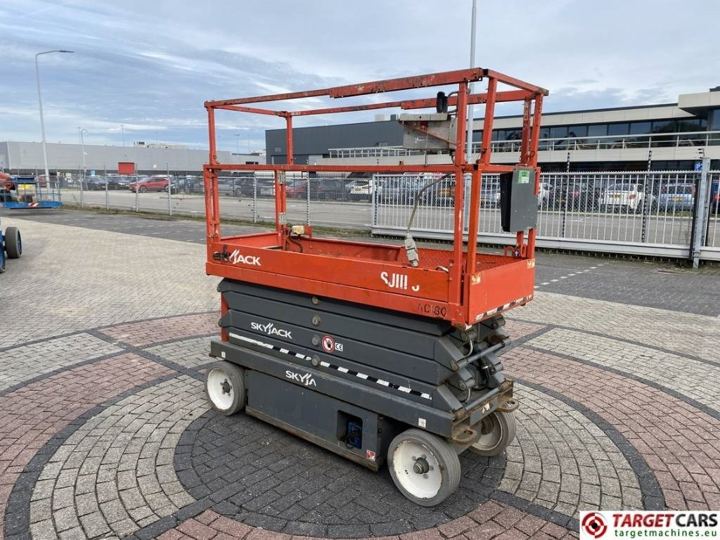 SkyJack SJIII-3226 Electric 3226 Scissor Work Lift 990cm - Ножична работна платформа: снимка 2 SkyJack SJIII-3226 Electric 3226 Scissor Work Lift 990cm - Ножична работна платформа: снимка 2
