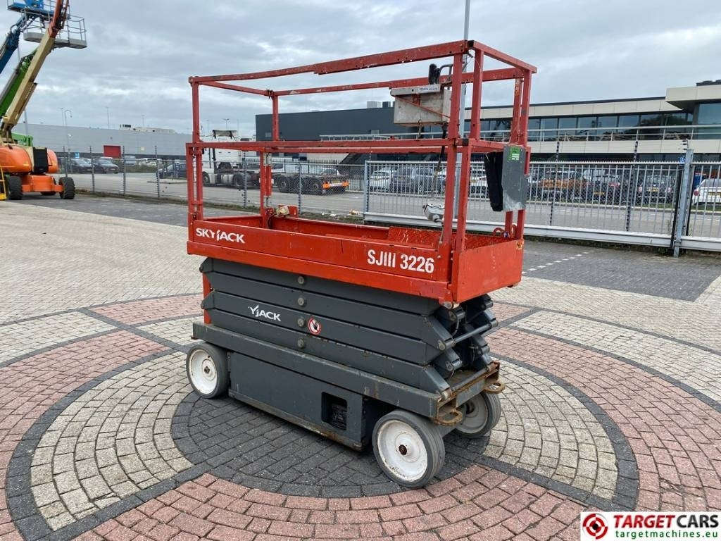 SkyJack SJIII-3226 Electric 3226 Scissor Work Lift 990cm - Ножична работна платформа: снимка 2 SkyJack SJIII-3226 Electric 3226 Scissor Work Lift 990cm - Ножична работна платформа: снимка 2