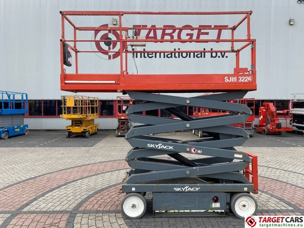 SkyJack SJIII-3226 Electric 3226 Scissor Work Lift 990cm - Ножична работна платформа: снимка 5 SkyJack SJIII-3226 Electric 3226 Scissor Work Lift 990cm - Ножична работна платформа: снимка 5