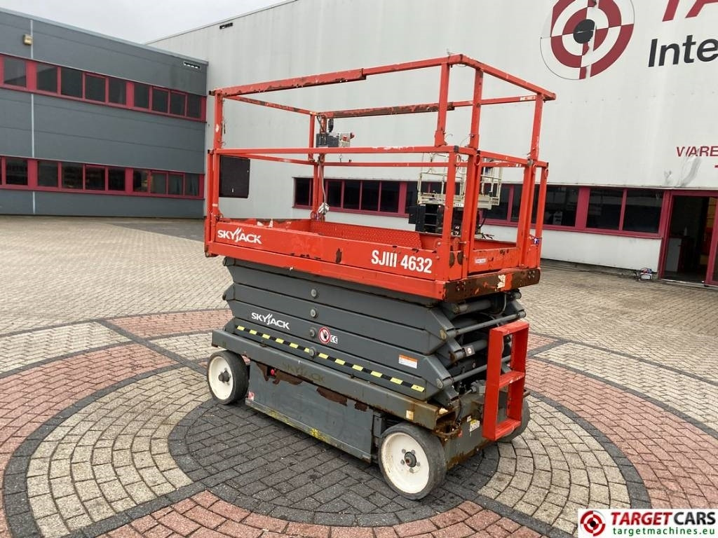 SkyJack SJIII-4632 Electric 4632 Scissor Work Lift 1170cm - Ножична работна платформа: снимка 4 SkyJack SJIII-4632 Electric 4632 Scissor Work Lift 1170cm - Ножична работна платформа: снимка 4