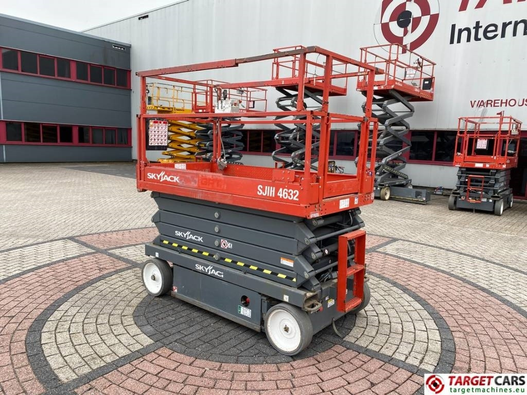 SkyJack SJIII-4632 Electric 4632 Scissor Work Lift 1170cm - Ножична работна платформа: снимка 4 SkyJack SJIII-4632 Electric 4632 Scissor Work Lift 1170cm - Ножична работна платформа: снимка 4
