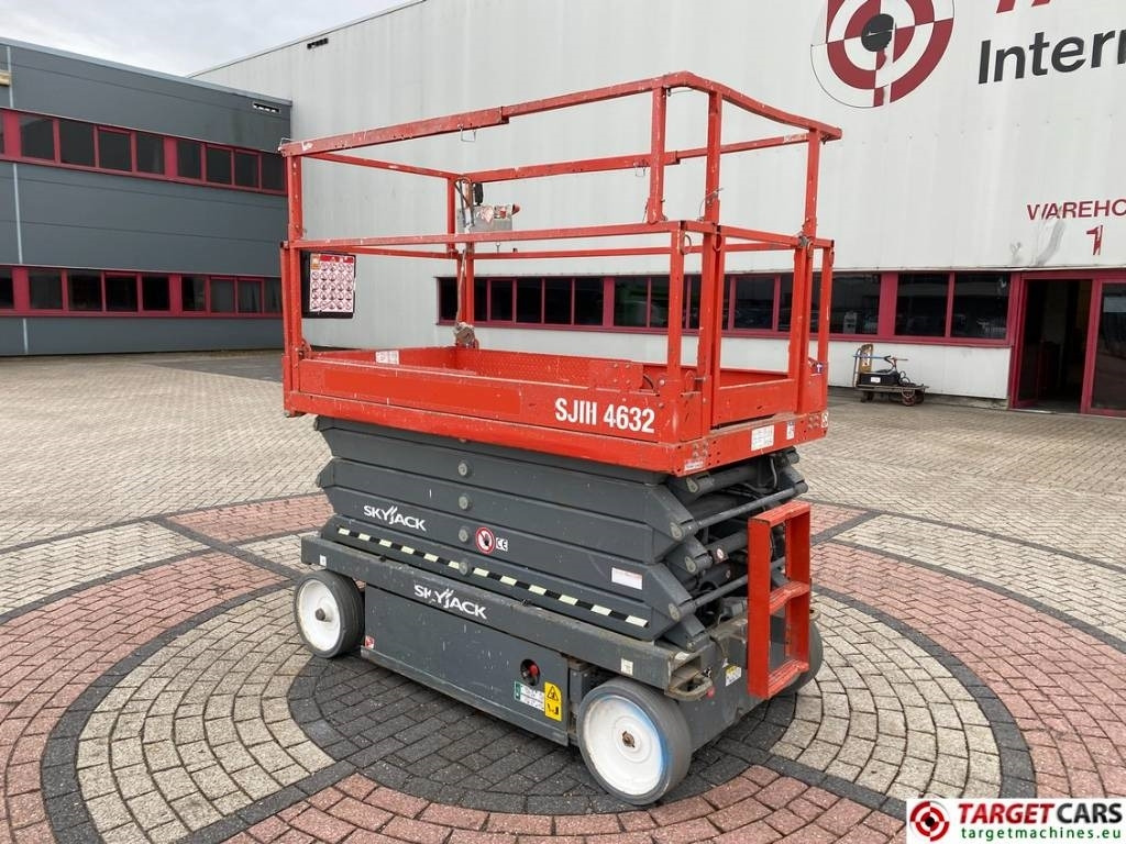 SkyJack SJIII-4632 Electric 4632 Scissor Work Lift 1170cm  - Ножична работна платформа: снимка 4 SkyJack SJIII-4632 Electric 4632 Scissor Work Lift 1170cm  - Ножична работна платформа: снимка 4