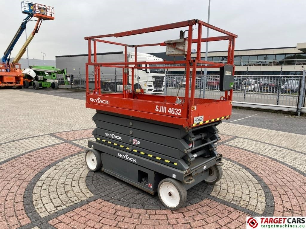 SkyJack SJIII-4632 Electric 4632 Scissor Work Lift 1170cm - Ножична работна платформа: снимка 2 SkyJack SJIII-4632 Electric 4632 Scissor Work Lift 1170cm - Ножична работна платформа: снимка 2