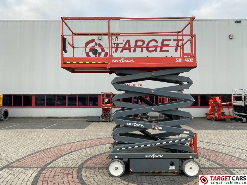 SkyJack SJIII-4632 Electric 4632 Scissor Work Lift 1170cm - Ножична работна платформа: снимка 5 SkyJack SJIII-4632 Electric 4632 Scissor Work Lift 1170cm - Ножична работна платформа: снимка 5