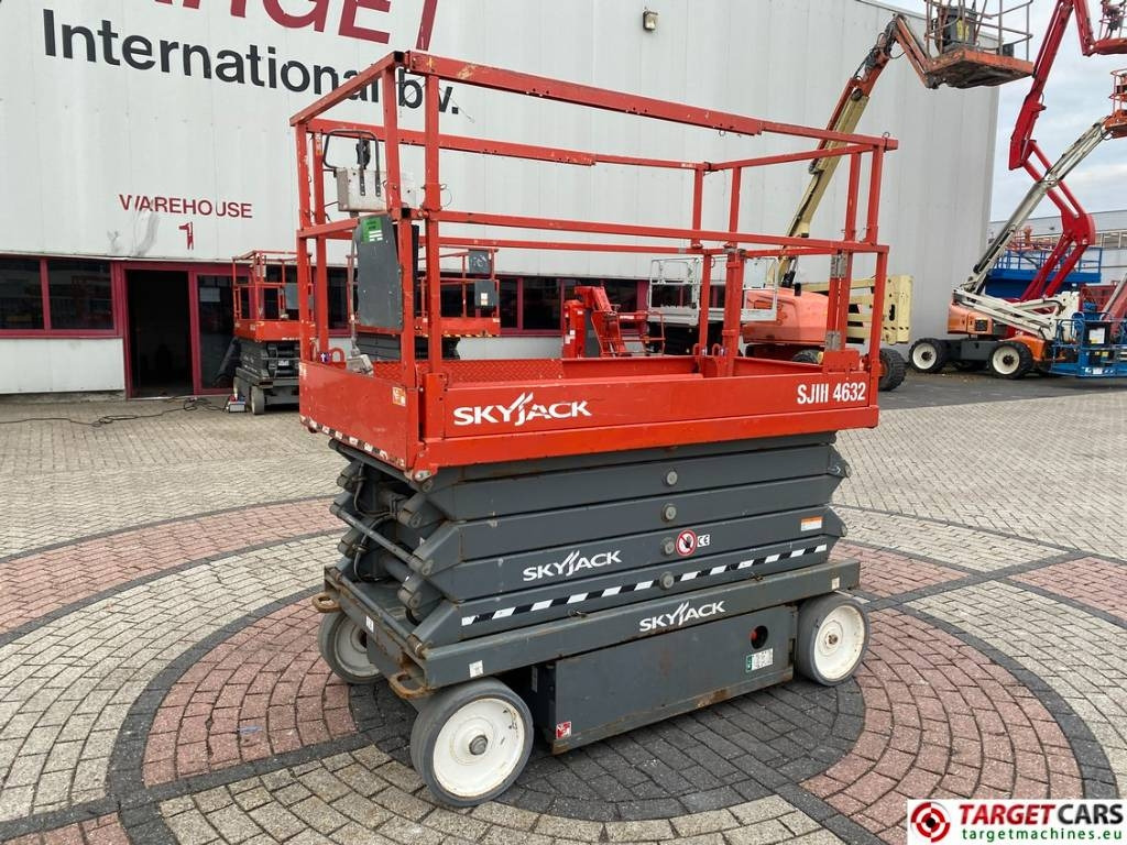 SkyJack SJIII-4632 Electric 4632 Scissor Work Lift 1170cm - Ножична работна платформа: снимка 1 SkyJack SJIII-4632 Electric 4632 Scissor Work Lift 1170cm - Ножична работна платформа: снимка 1
