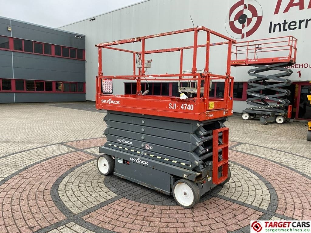 SkyJack SJIII-4740 Electric 4740 Scissor Work Lift 1380cm - Ножична работна платформа: снимка 4 SkyJack SJIII-4740 Electric 4740 Scissor Work Lift 1380cm - Ножична работна платформа: снимка 4