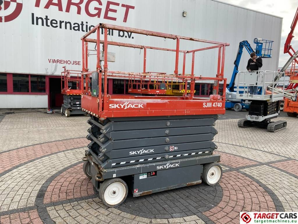 SkyJack SJIII-4740 Electric 4740 Scissor Work Lift 1380cm - Ножична работна платформа: снимка 1 SkyJack SJIII-4740 Electric 4740 Scissor Work Lift 1380cm - Ножична работна платформа: снимка 1
