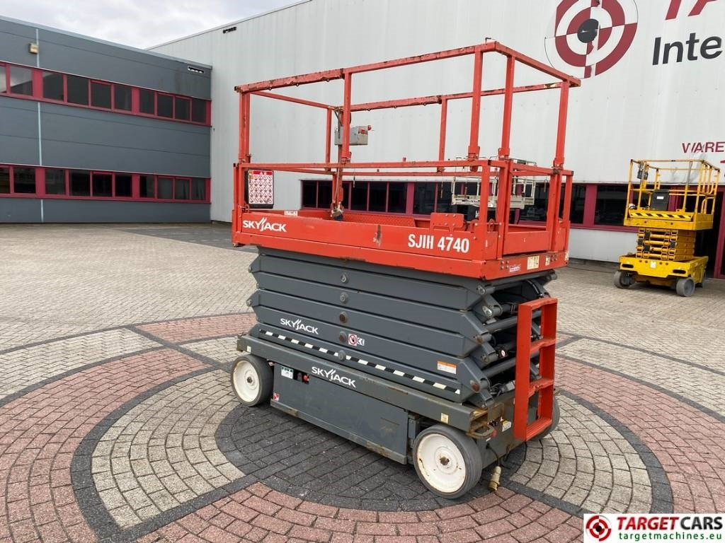 SkyJack SJIII-4740 Electric 4740 Scissor Work Lift 1380cm - Ножична работна платформа: снимка 4 SkyJack SJIII-4740 Electric 4740 Scissor Work Lift 1380cm - Ножична работна платформа: снимка 4