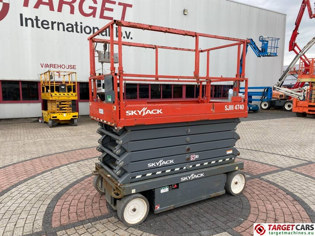 SkyJack SJIII-4740 Electric 4740 Scissor Work Lift 1380cm - Ножична работна платформа: снимка 1 SkyJack SJIII-4740 Electric 4740 Scissor Work Lift 1380cm - Ножична работна платформа: снимка 1