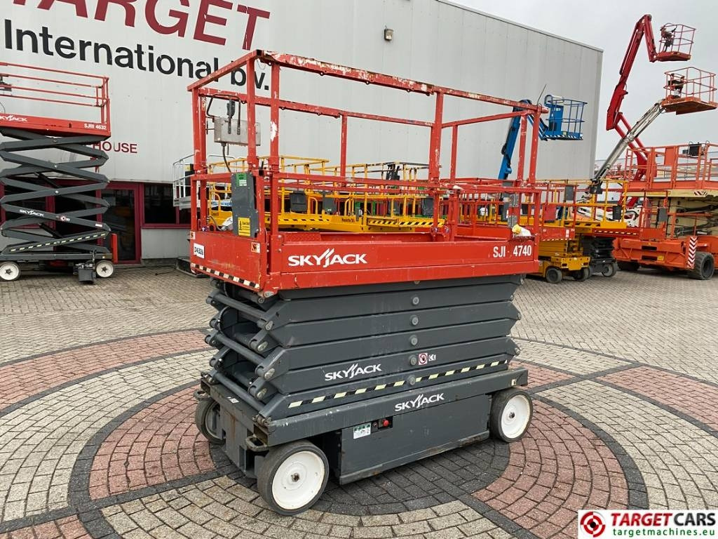 SkyJack SJIII-4740 Electric 4740 Scissor Work Lift 1380cm - Ножична работна платформа: снимка 1 SkyJack SJIII-4740 Electric 4740 Scissor Work Lift 1380cm - Ножична работна платформа: снимка 1