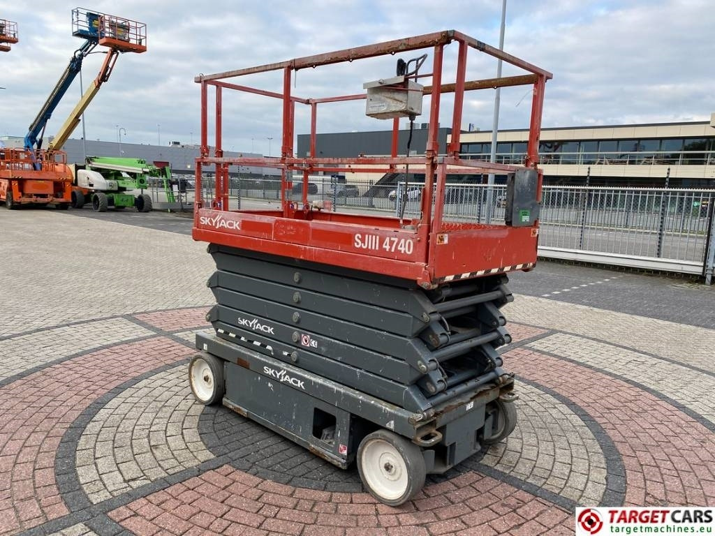 SkyJack SJIII-4740 Electric 4740 Scissor Work Lift 1380cm - Ножична работна платформа: снимка 2 SkyJack SJIII-4740 Electric 4740 Scissor Work Lift 1380cm - Ножична работна платформа: снимка 2