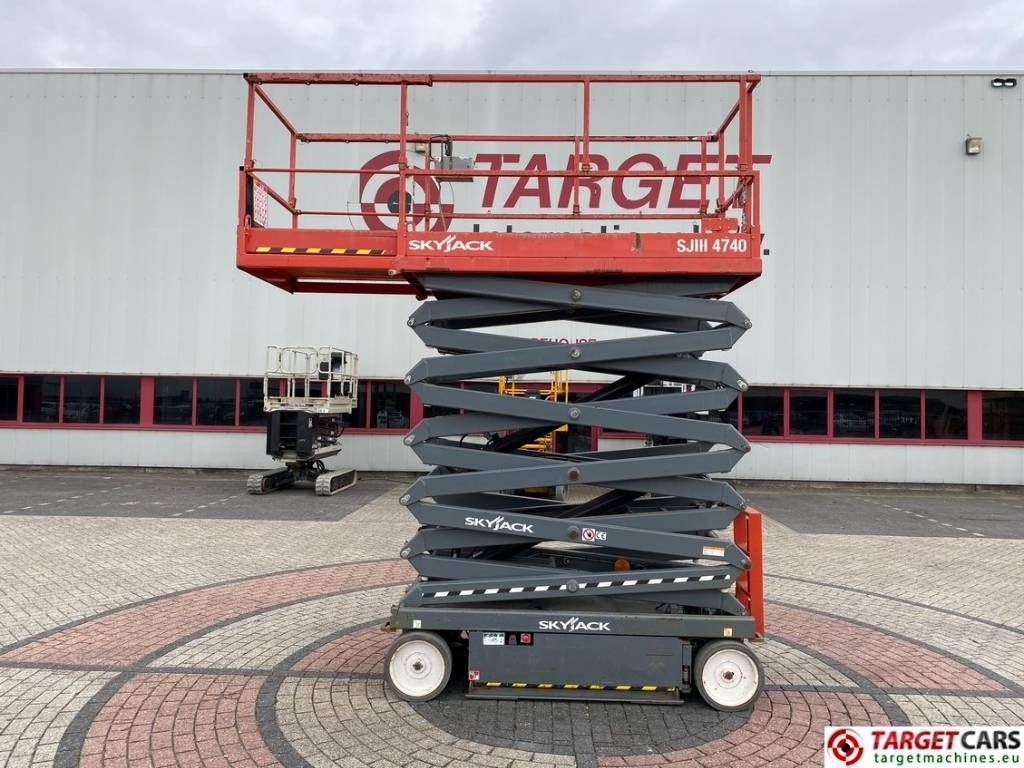 SkyJack SJIII-4740 Electric 4740 Scissor Work Lift 1380cm - Ножична работна платформа: снимка 5 SkyJack SJIII-4740 Electric 4740 Scissor Work Lift 1380cm - Ножична работна платформа: снимка 5