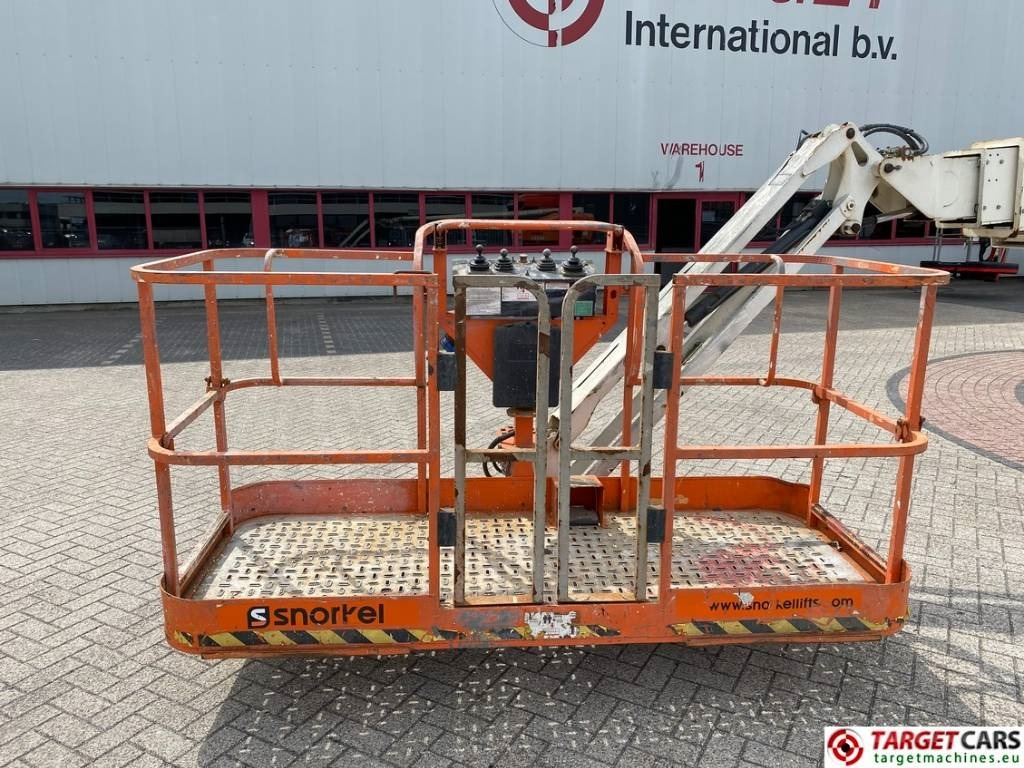 Телескопична платформа Snorkel 660SJ Telescopic 4x4 Diesel Boom Work Lift 2230cm: снимка 18