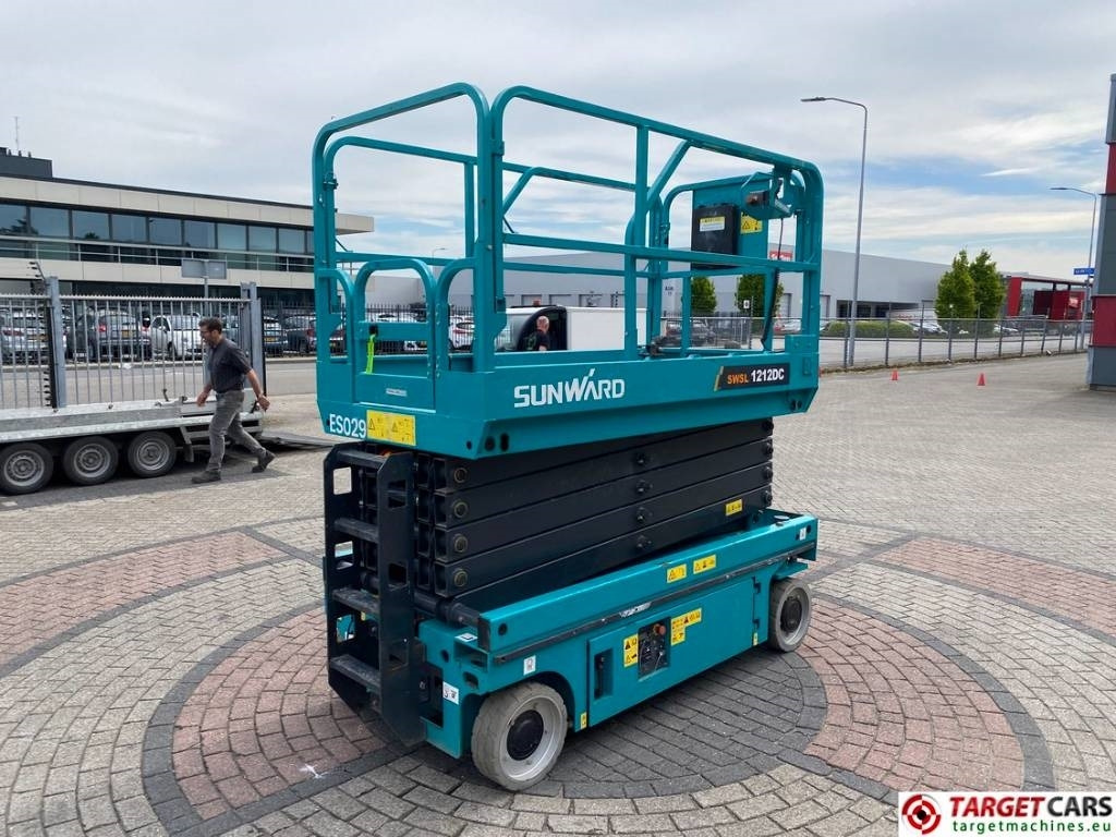 Sunward SWSL1212DC Electric Scissor Work LIft 1200cm - Ножична работна платформа: снимка 3 Sunward SWSL1212DC Electric Scissor Work LIft 1200cm - Ножична работна платформа: снимка 3