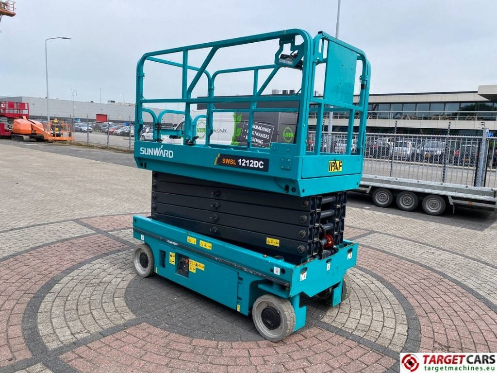 Sunward SWSL1212DC Electric Scissor Work LIft 1200cm - Ножична работна платформа: снимка 2 Sunward SWSL1212DC Electric Scissor Work LIft 1200cm - Ножична работна платформа: снимка 2
