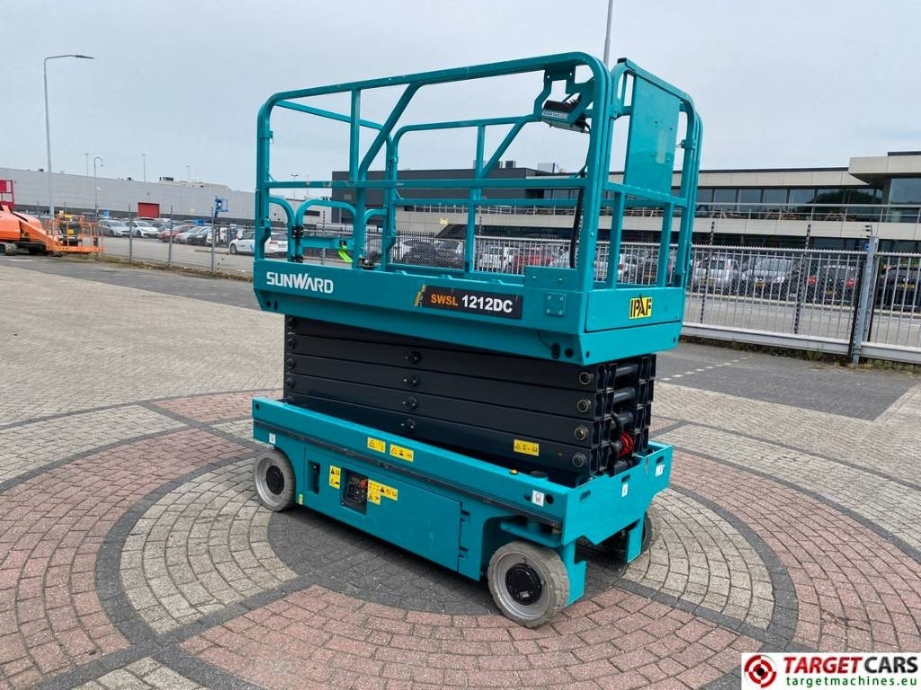 Sunward SWSL1212DC Electric Scissor Work Lift 1200cm - Ножична работна платформа: снимка 2 Sunward SWSL1212DC Electric Scissor Work Lift 1200cm - Ножична работна платформа: снимка 2