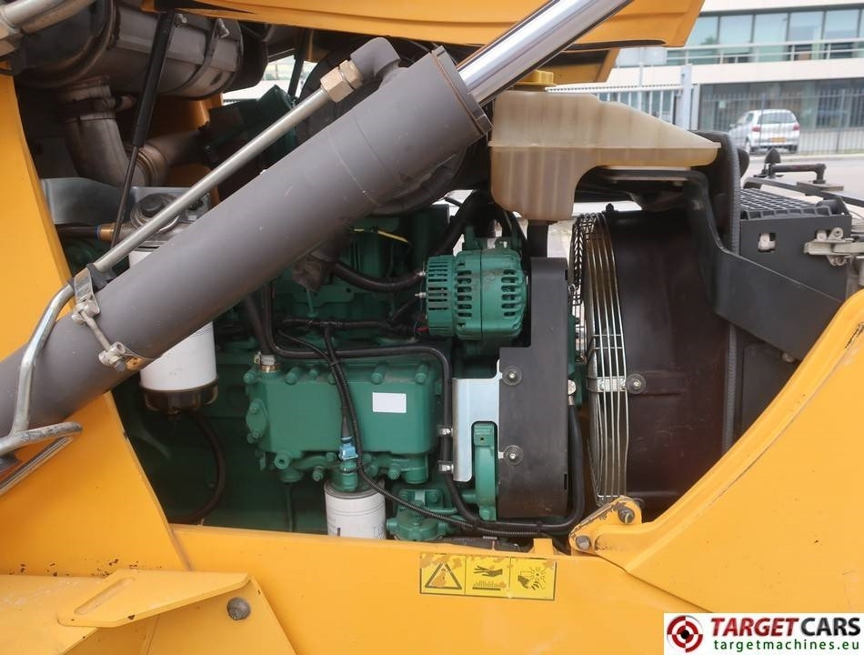 Лизинг на Volvo BL60B Backhoe 4x4 Loader  Volvo BL60B Backhoe 4x4 Loader: снимка 11