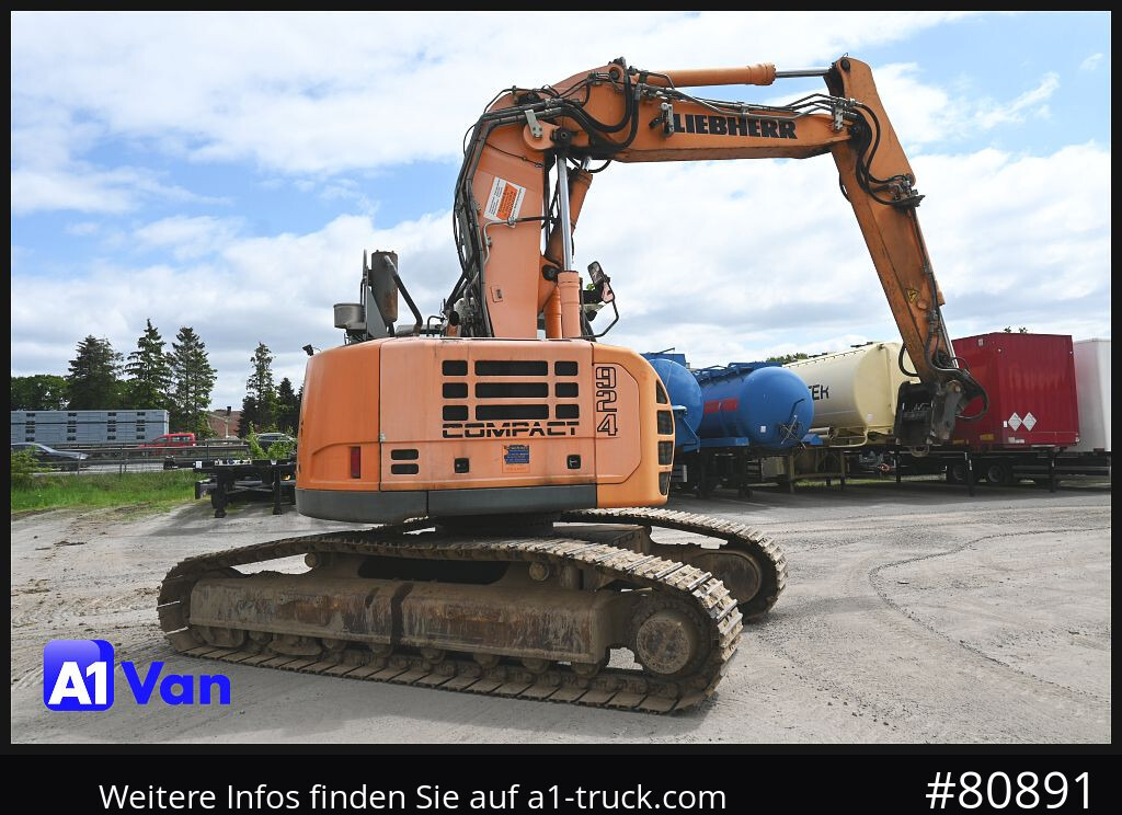 Верижен багер LIEBHERR 924 Compact, Kettenbagger: снимка 10