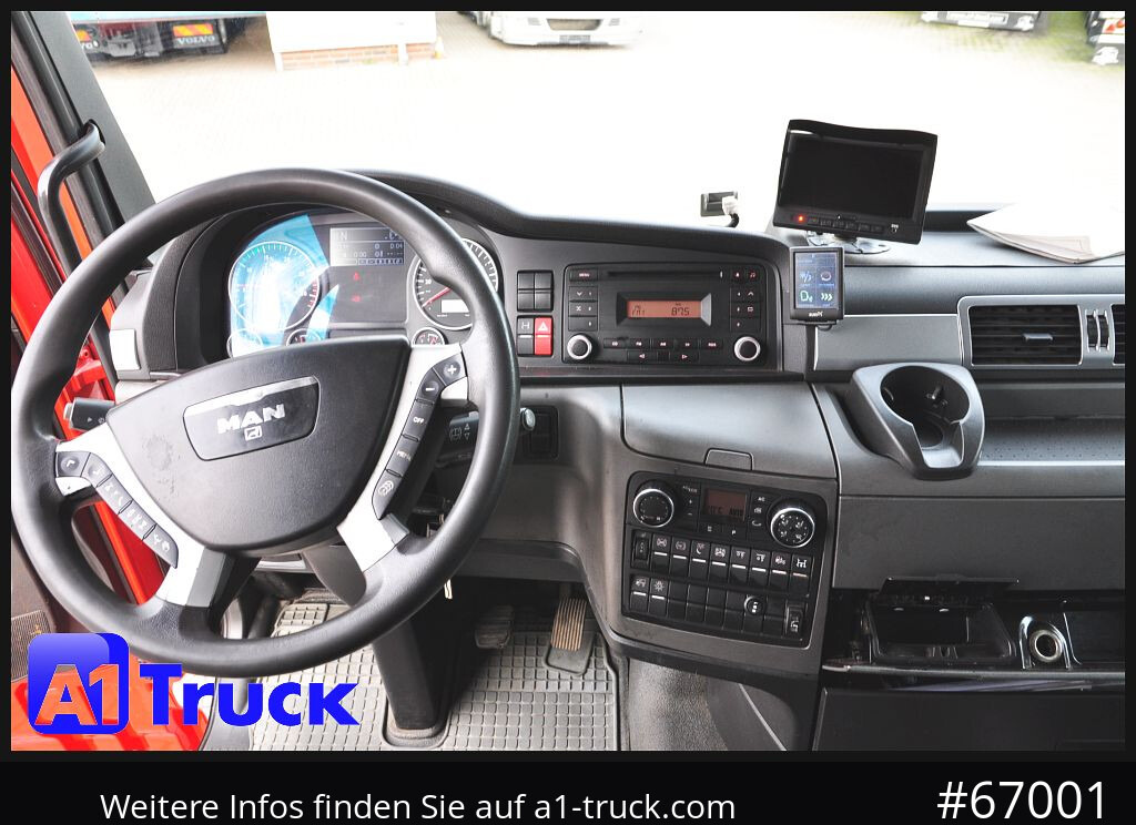 Interior photo 2: Камион с кран, Бордови камион MAN TGX 26.400, Hiab Kran, Lenk-Liftachse,