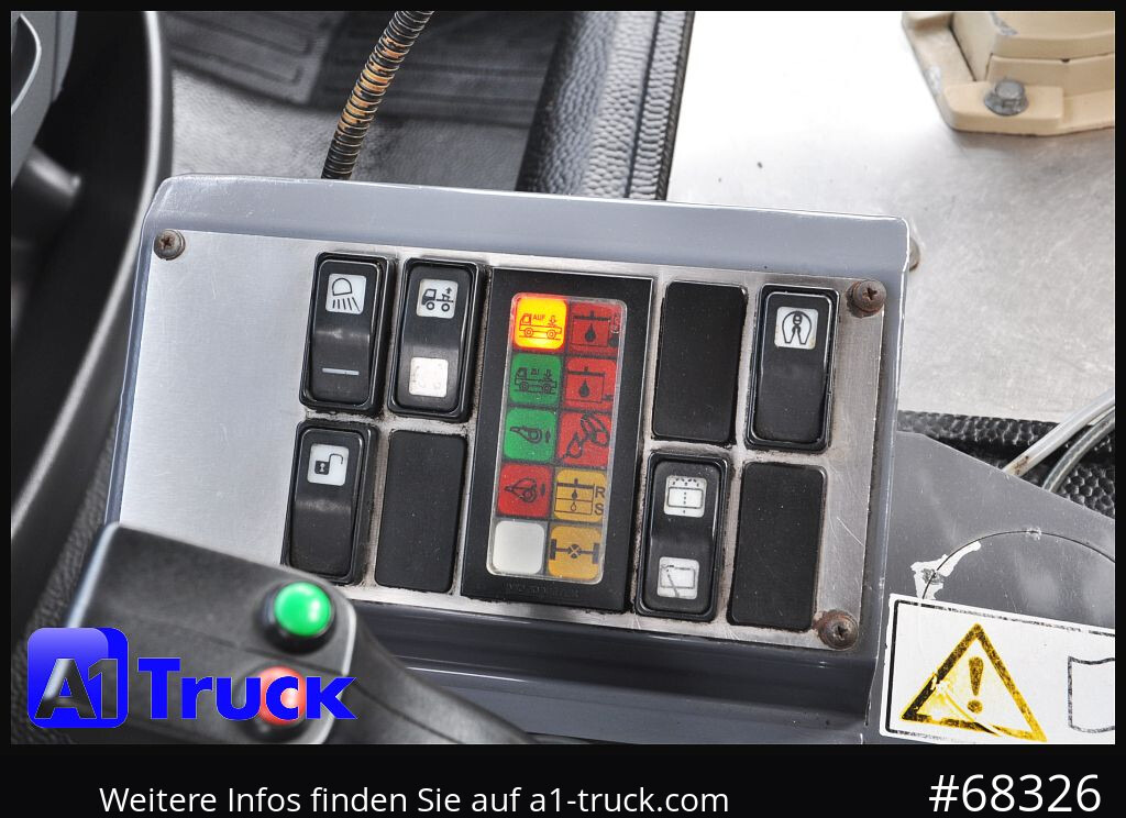 Влекач KAMAG Kamag Wiesel, Umsetzer, Rangierer, 50Km/h,: снимка 6 Влекач KAMAG Kamag Wiesel, Umsetzer, Rangierer, 50Km/h,: снимка 6