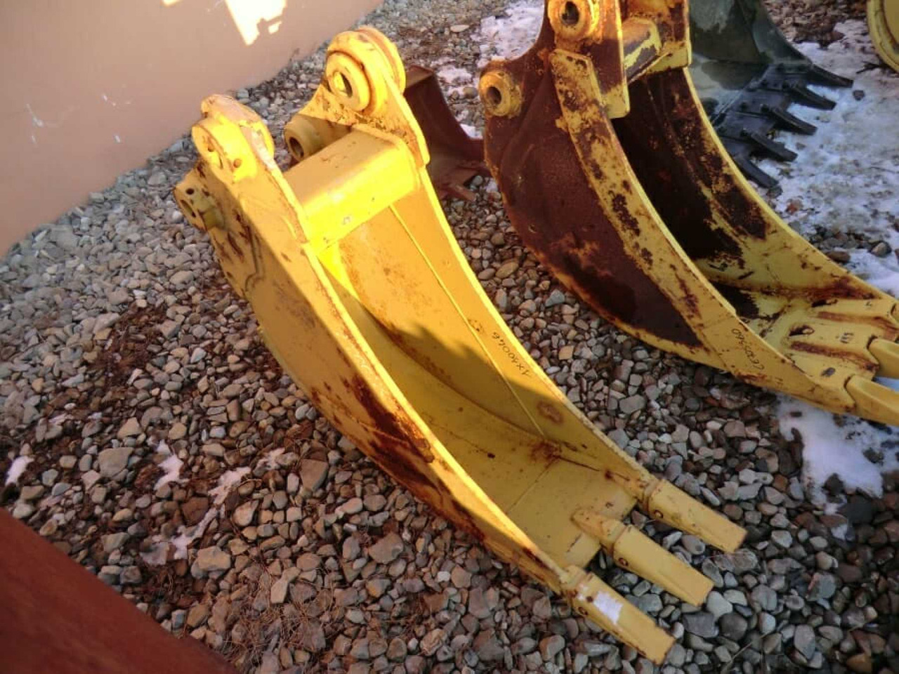 Caterpillar 307 Benna HD con denti, marca ROMEA, peso 200 kg, anno di costruzione 2004. Larghezza mm 300. - Кофа за багер: снимка 1 Caterpillar 307 Benna HD con denti, marca ROMEA, peso 200 kg, anno di costruzione 2004. Larghezza mm 300. - Кофа за багер: снимка 1