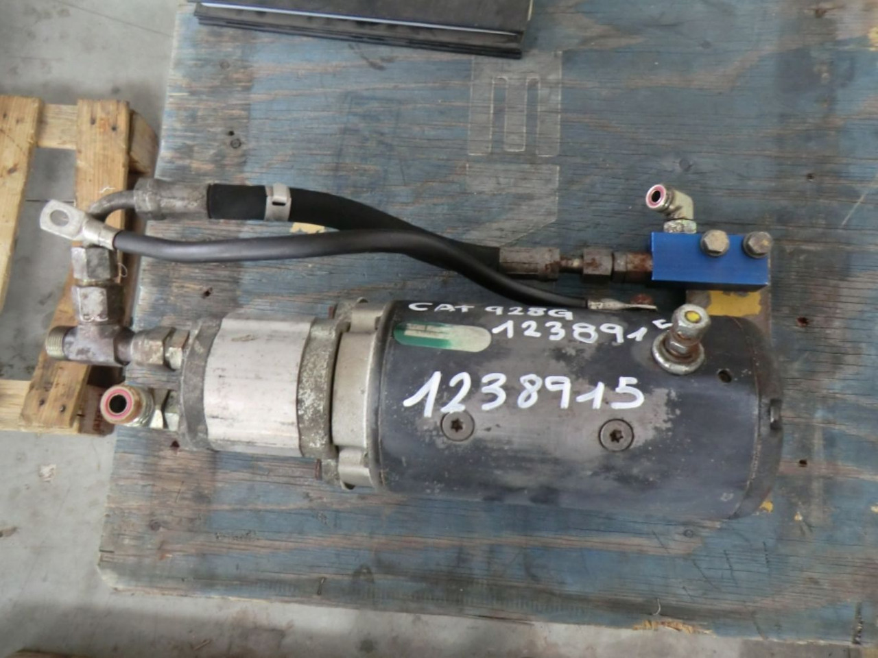 Caterpillar 928G POMPE STERZO AUSILIARIO - Хидравлична помпа за Строителна техника: снимка 2 Caterpillar 928G POMPE STERZO AUSILIARIO - Хидравлична помпа за Строителна техника: снимка 2