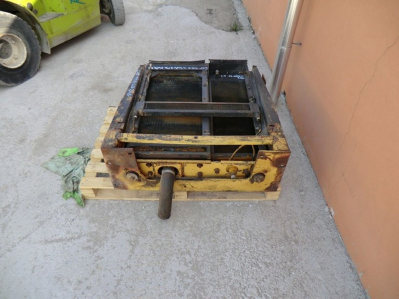 Caterpillar 953 Radiatore olio idraulico - Охладителна система за Строителна техника: снимка 3 Caterpillar 953 Radiatore olio idraulico - Охладителна система за Строителна техника: снимка 3