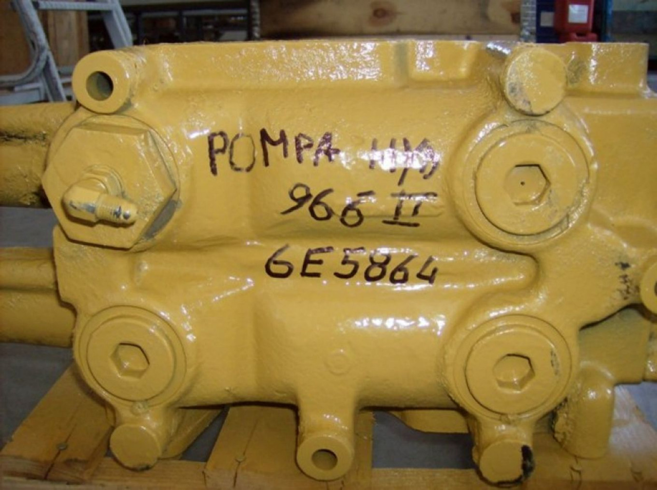Caterpillar 966F II VALVOLA DISTRIBUTORE - Клапа за Строителна техника: снимка 1 Caterpillar 966F II VALVOLA DISTRIBUTORE - Клапа за Строителна техника: снимка 1