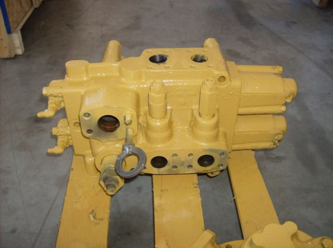 Caterpillar 966F II VALVOLA DISTRIBUTORE - Клапа за Строителна техника: снимка 4 Caterpillar 966F II VALVOLA DISTRIBUTORE - Клапа за Строителна техника: снимка 4