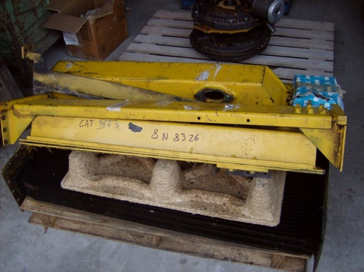 Caterpillar 973 Vaschetta superiore radiatore - Охладителна система за Строителна техника: снимка 1 Caterpillar 973 Vaschetta superiore radiatore - Охладителна система за Строителна техника: снимка 1