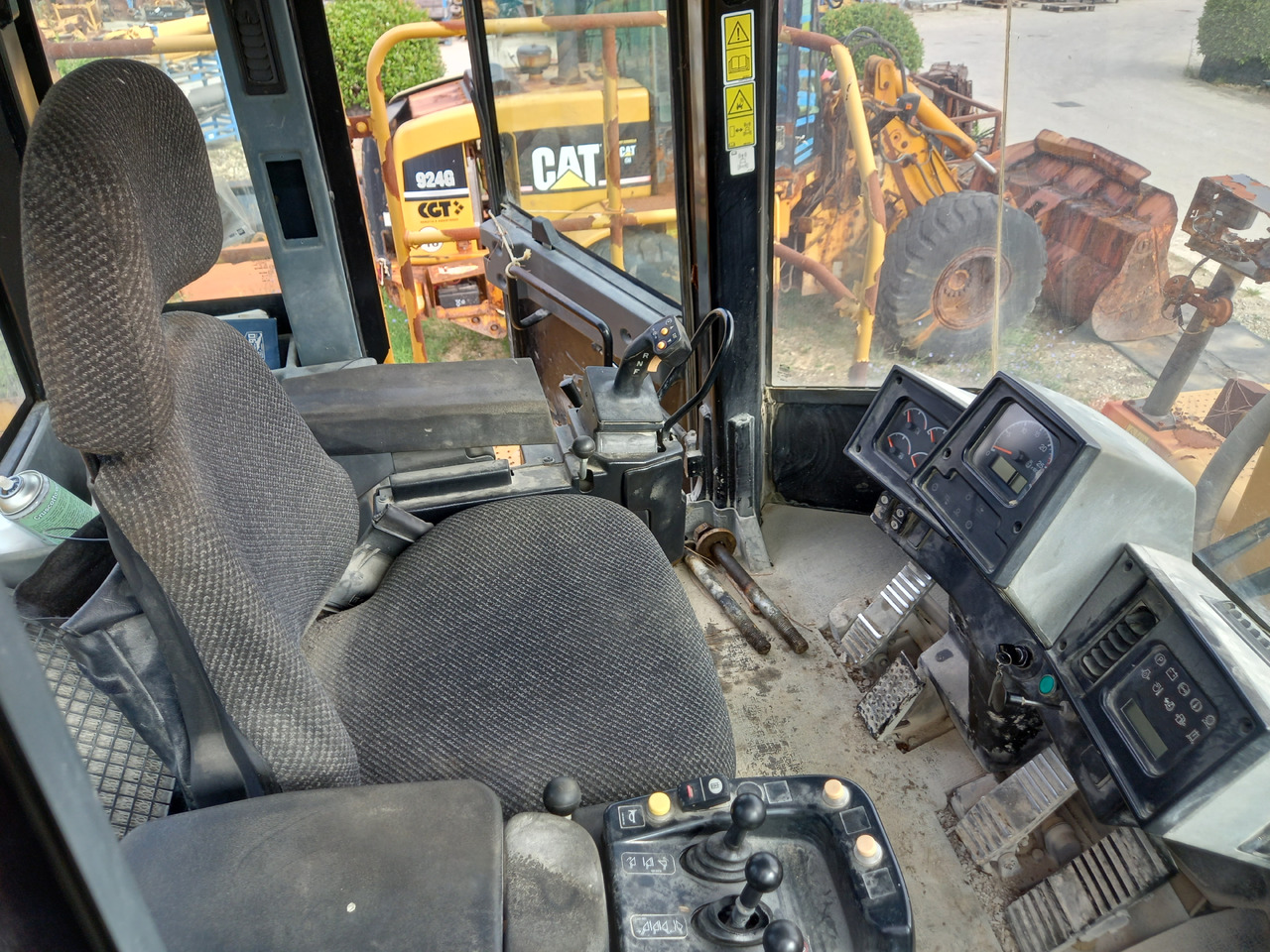 Колесен товарач Caterpillar 988H Pala gommata 988H in buone condizione.: снимка 14 Колесен товарач Caterpillar 988H Pala gommata 988H in buone condizione.: снимка 14