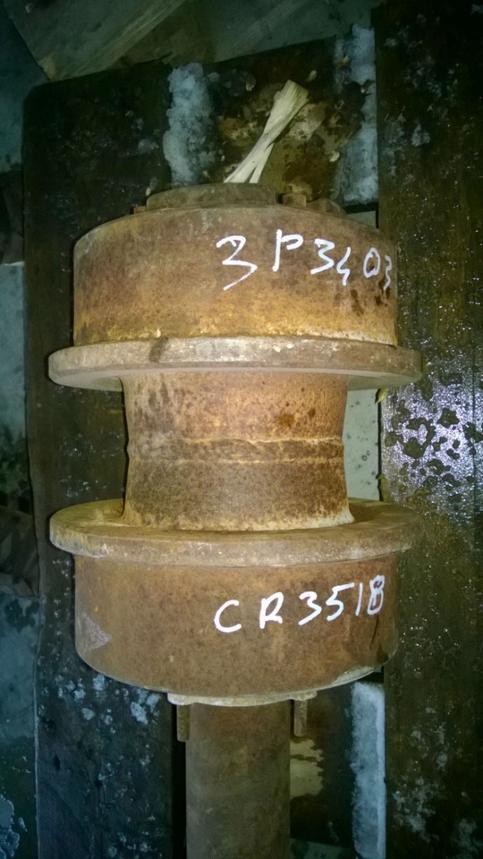 Caterpillar D9G D9H rullo superiore. - Гумени - Ролки за Строителна техника: снимка 3 Caterpillar D9G D9H rullo superiore. - Гумени - Ролки за Строителна техника: снимка 3